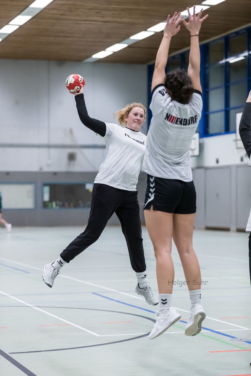 Bild 132 - Frauen ETV 3 - NieWa 3 : Ergebnis: 25:20